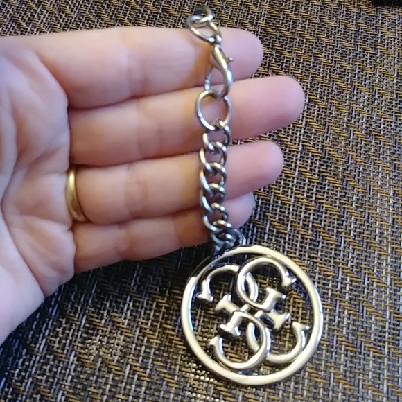 Guess stainless silver bag charm - Picture 3 of 3